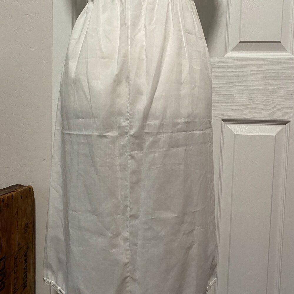 Vintage, Cotton Slip. Brand is Movie star. Small. - Picture 3 of 6